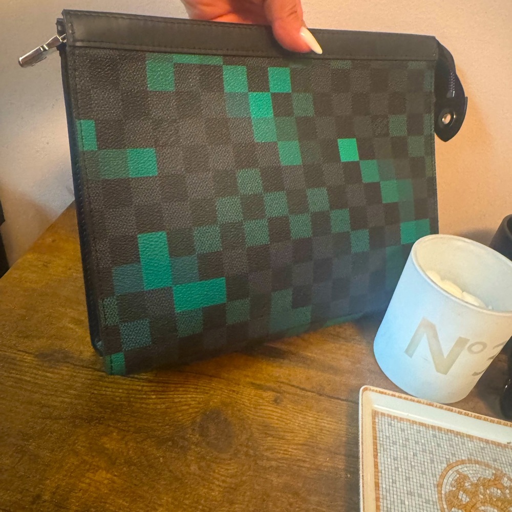 Louis Vuitton LV Pochette Voyage MM Green Damier Graphite Stylish Unisex Pouch